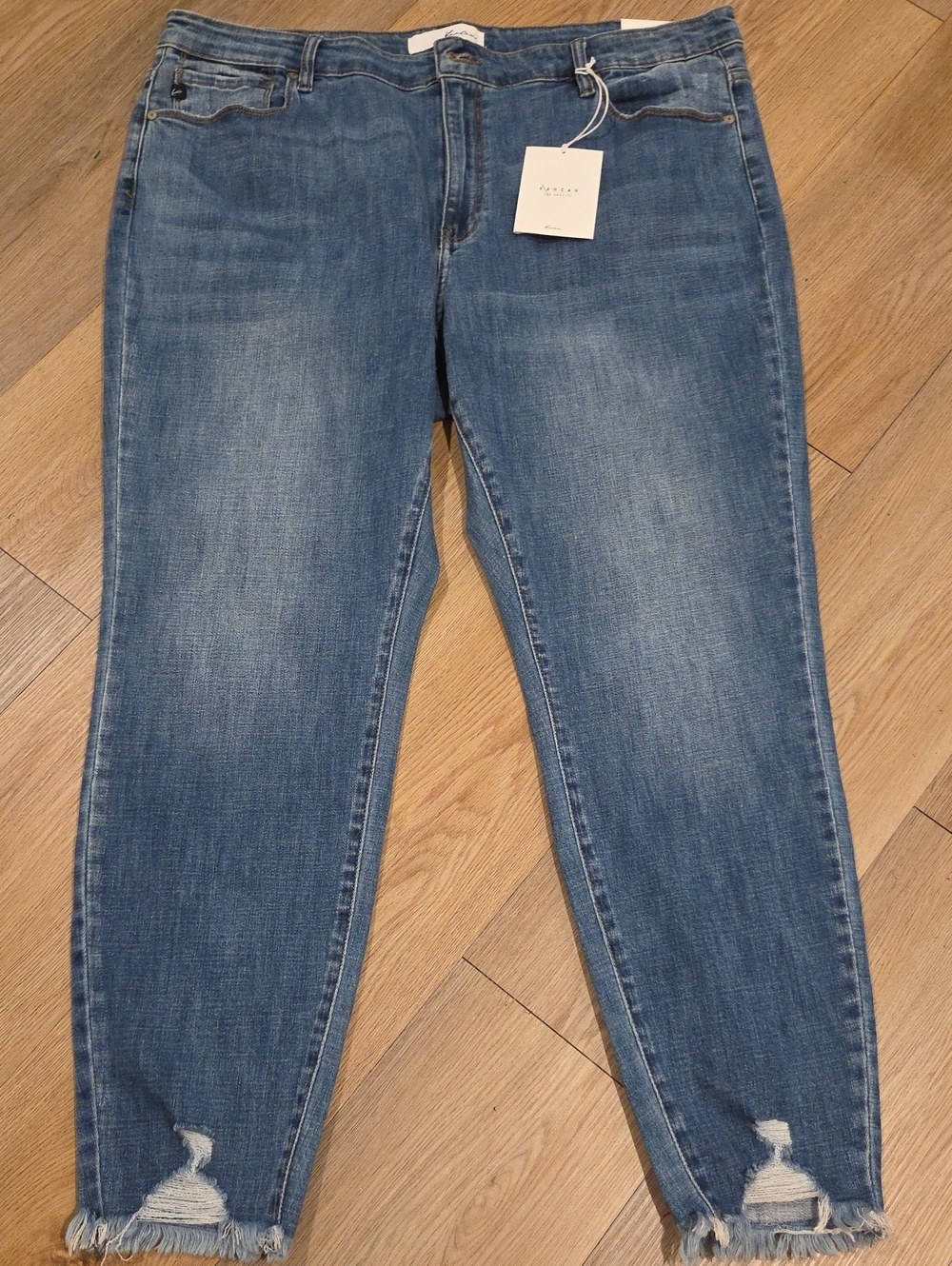 KanCan Faded Blue Cropped Ankle Jeans with Frayed Hem Lots Of Stretch